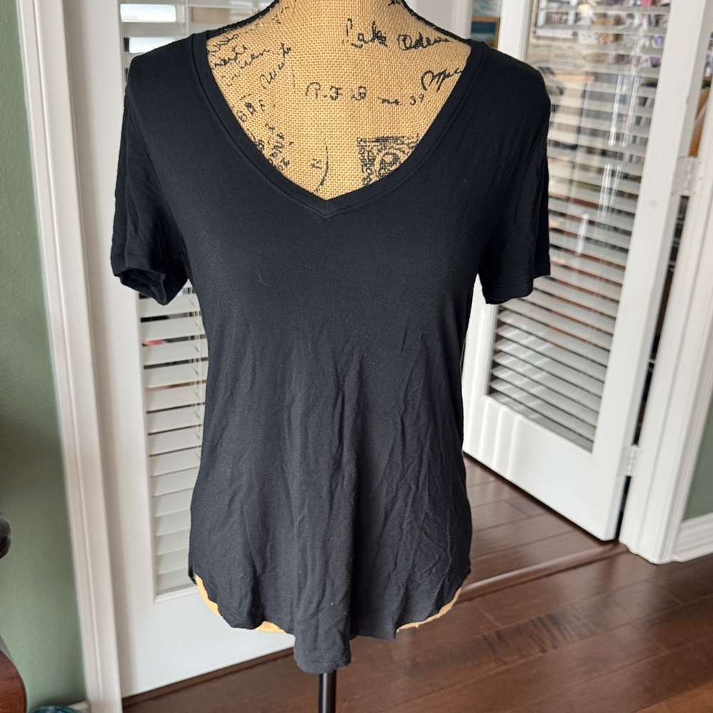 Abercrombie & Fitch Black V-Neck Tee